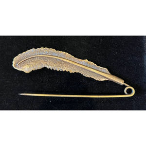 VTG Style Feather Brooch Saftey Pin Style Closure Dark Gold/Bronze Tone Metal